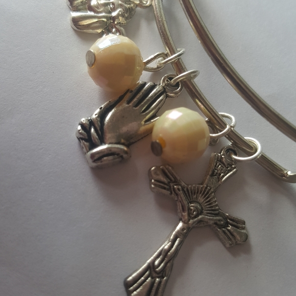 Prayer Hands Cross Angel Charm Bracelet - Picture 4 of 4